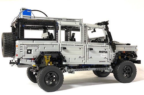 Lego Technic Land Rover Defender RC | The Lego Car Blog